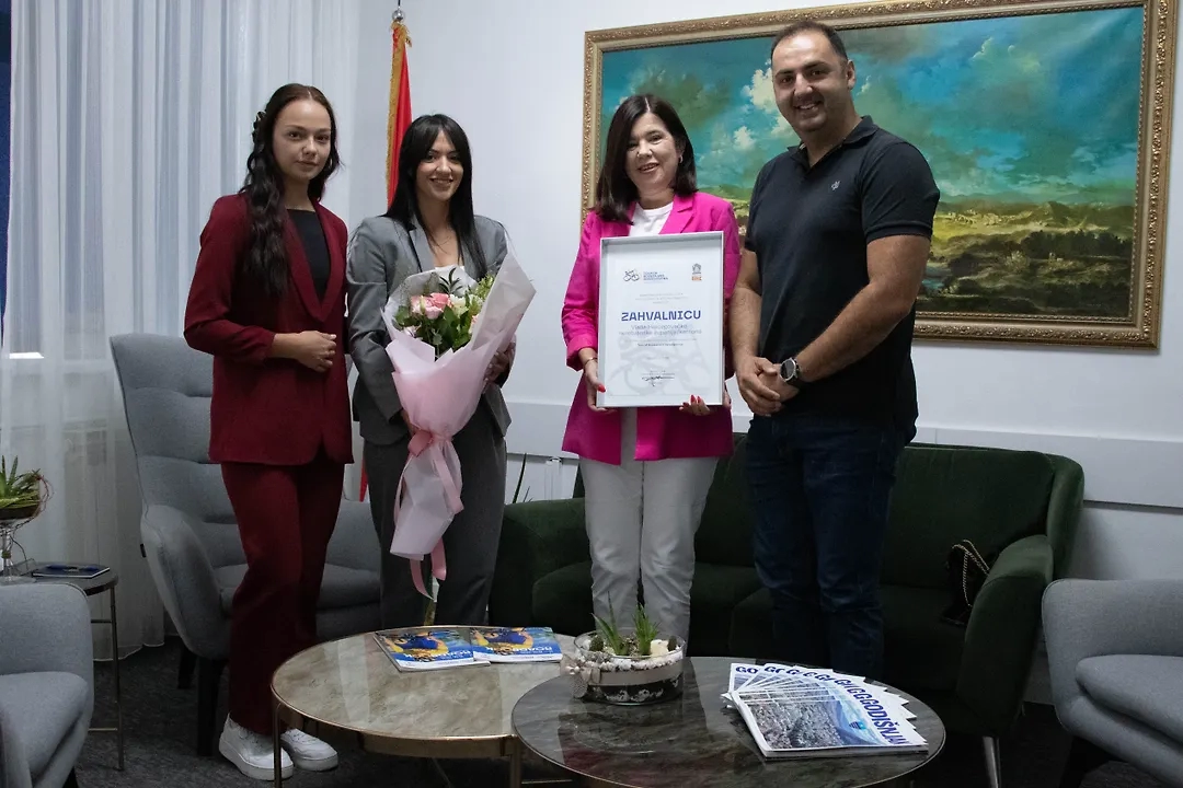 Buhač obišla obnovljenu športsku dvoranu u mostarskom naselju Bijeli brijeg