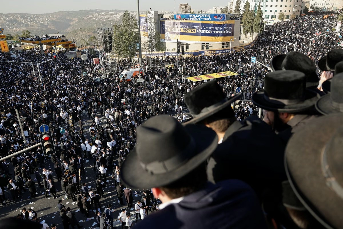 Stotine tisuća ultraortodoksnih Židova prosvjeduju protiv Netanyahua