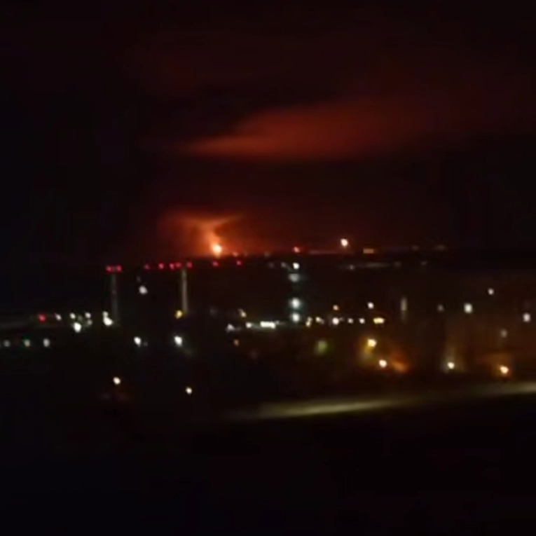 Ukrajinci dronovima napali veliku Lukoilovu rafineriju, prestala je s radom