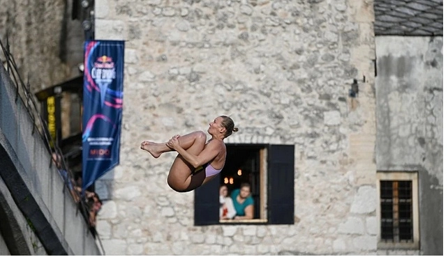 Popovici i Iffland pobjednici spektakularnih RedBull Cliff Diving skokova u Mostaru