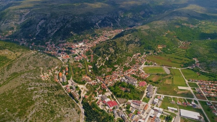 GRAD STOLAC PODIŽE KAZNENE PRIJAVE PROTIV GLAVNE ŽUPANIJSKE INSPEKTORICE ĐULE ALIĆ I NADLEŽNOG MINISTRA