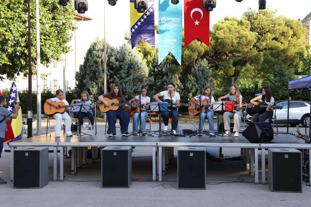 Večer ispunjena muzikom i tradicijom u okviru 'Mostarskog ljeta'