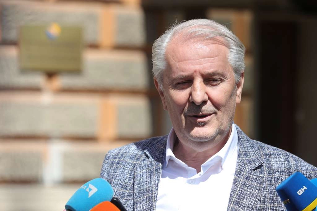 'Trojka' Čoviću prepustila člana UO Federalne televizije, djeluje se mimo zakona