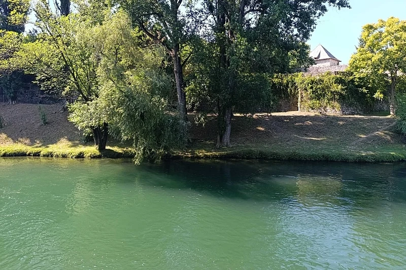 Banja Luka: Djevojku koja je skočila u Vrbas spasila dva muškarca